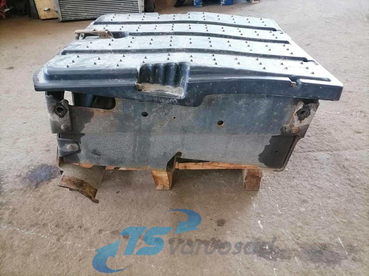 Mercedes-Benz Battery box A9304200268 - 电池 适用于 卡车:图5 Mercedes-Benz Battery box A9304200268 - 电池 适用于 卡车:图5