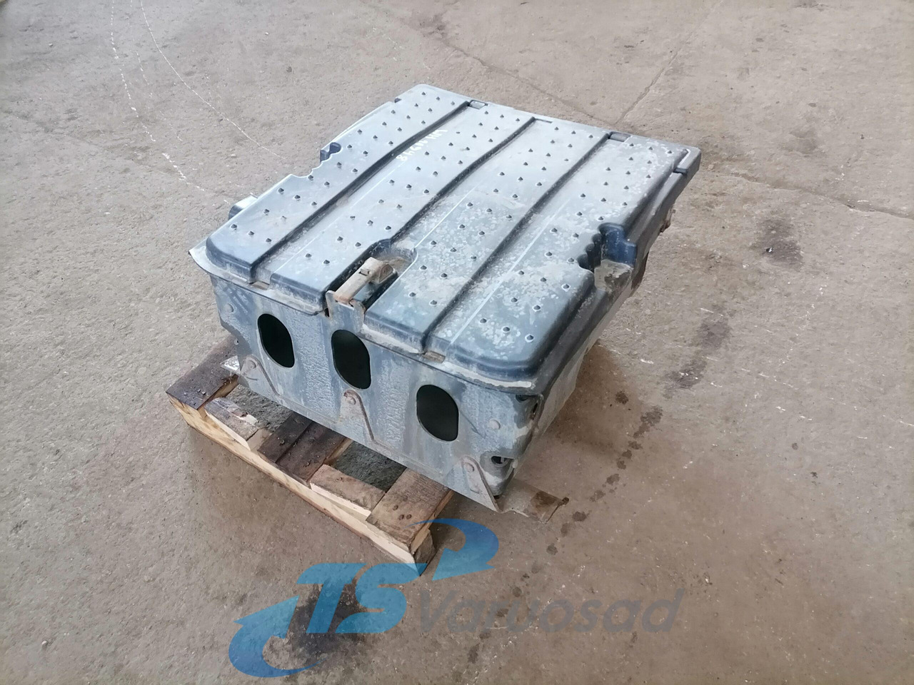 Mercedes-Benz Battery box A9304200268 - 电池 适用于 卡车:图1 Mercedes-Benz Battery box A9304200268 - 电池 适用于 卡车:图1