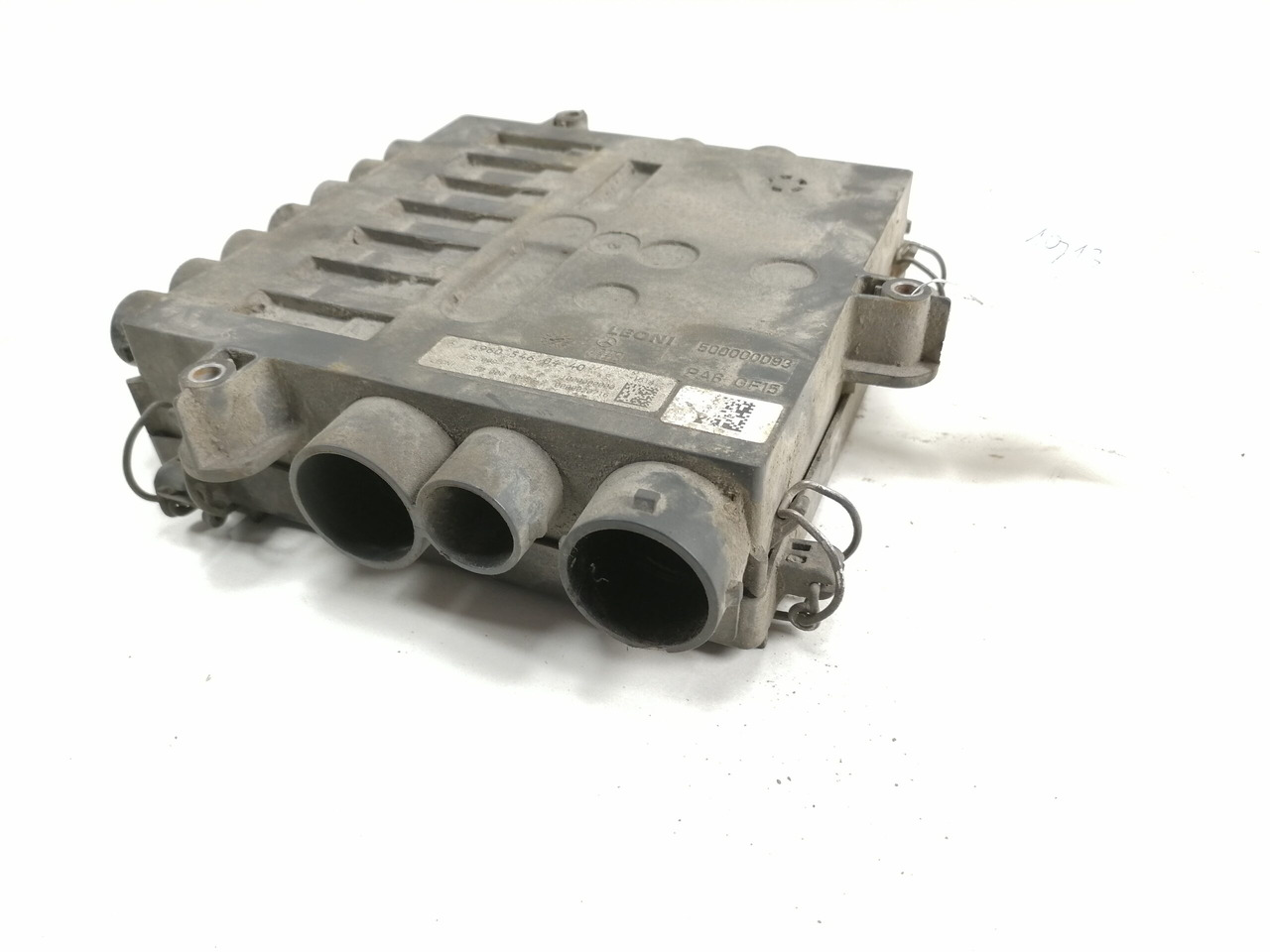 Mercedes-Benz Juhtmestiku harukarp A9605460440 - 保险丝 适用于 卡车:图2 Mercedes-Benz Juhtmestiku harukarp A9605460440 - 保险丝 适用于 卡车:图2