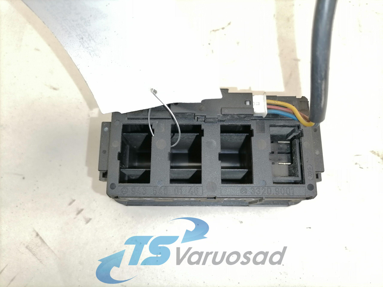 Mercedes-Benz Lülitite moodul 9435400146 - 驾驶室 适用于 卡车:图3 Mercedes-Benz Lülitite moodul 9435400146 - 驾驶室 适用于 卡车:图3