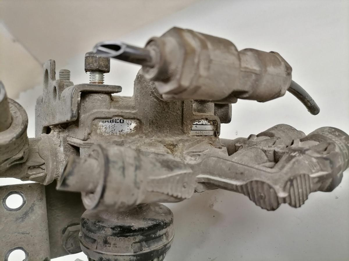 Scania Air pressure control valve 1425183 - 制动阀 适用于 卡车:图3 Scania Air pressure control valve 1425183 - 制动阀 适用于 卡车:图3