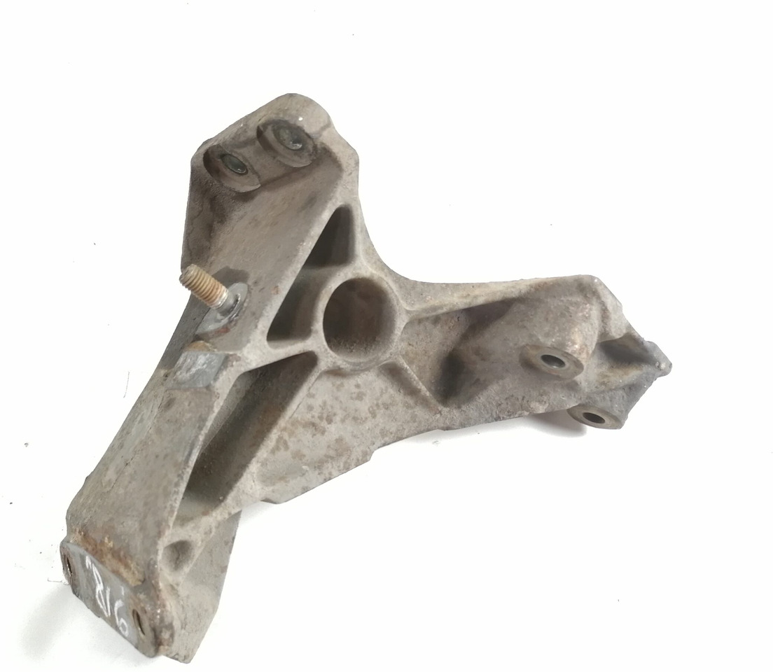 Scania Front bumper carrier 1404478 - 保险杠 适用于 卡车:图3 Scania Front bumper carrier 1404478 - 保险杠 适用于 卡车:图3