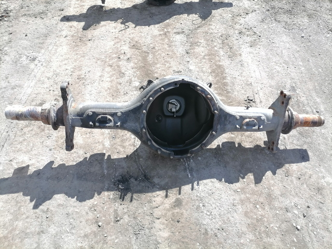 Scania Rear axel housing ADA1100 - 轴及其零件 适用于 卡车:图2 Scania Rear axel housing ADA1100 - 轴及其零件 适用于 卡车:图2