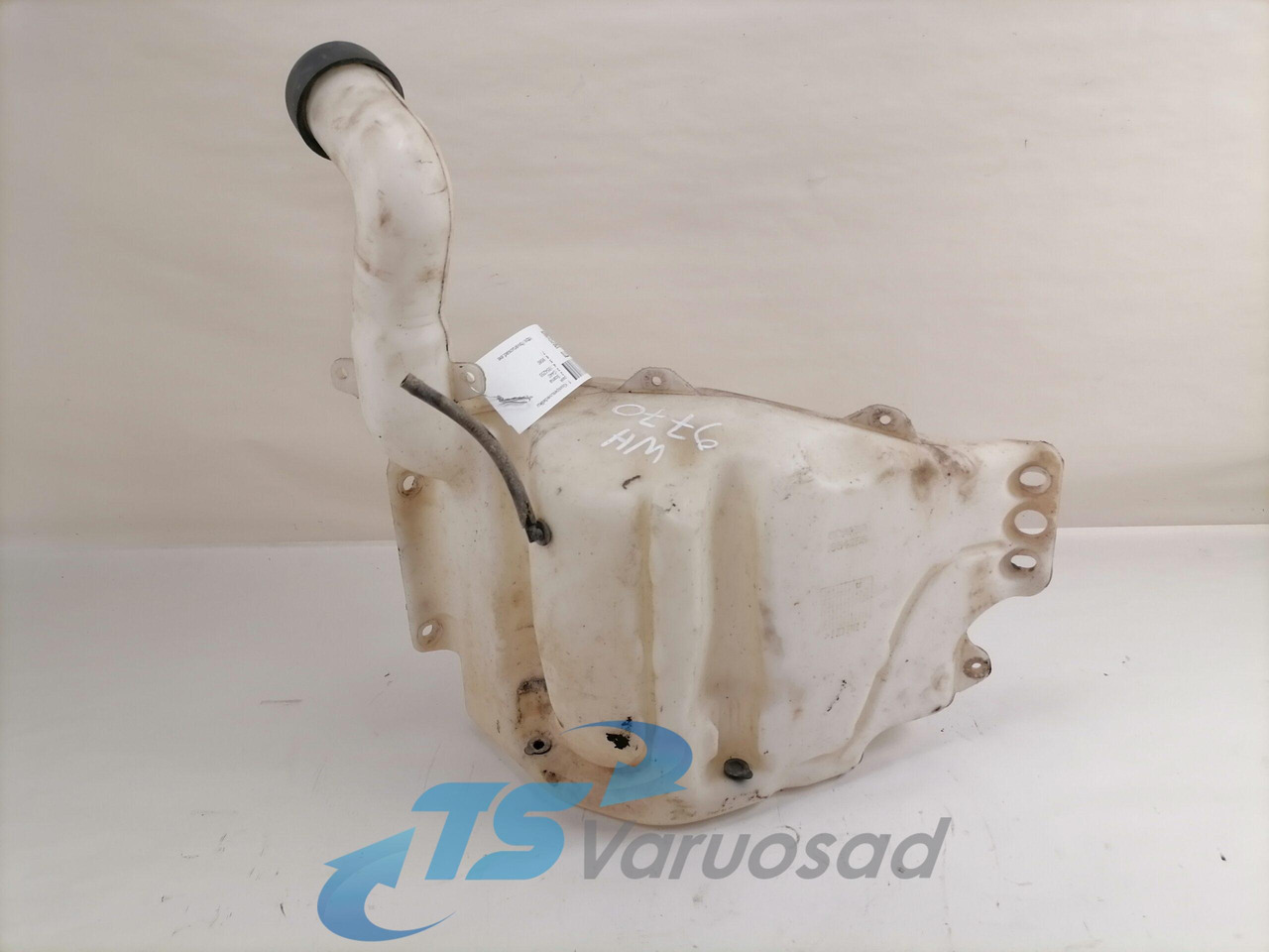Scania Windscreen washer fluid tank 1854255 - 雨刮器 适用于 卡车:图3 Scania Windscreen washer fluid tank 1854255 - 雨刮器 适用于 卡车:图3
