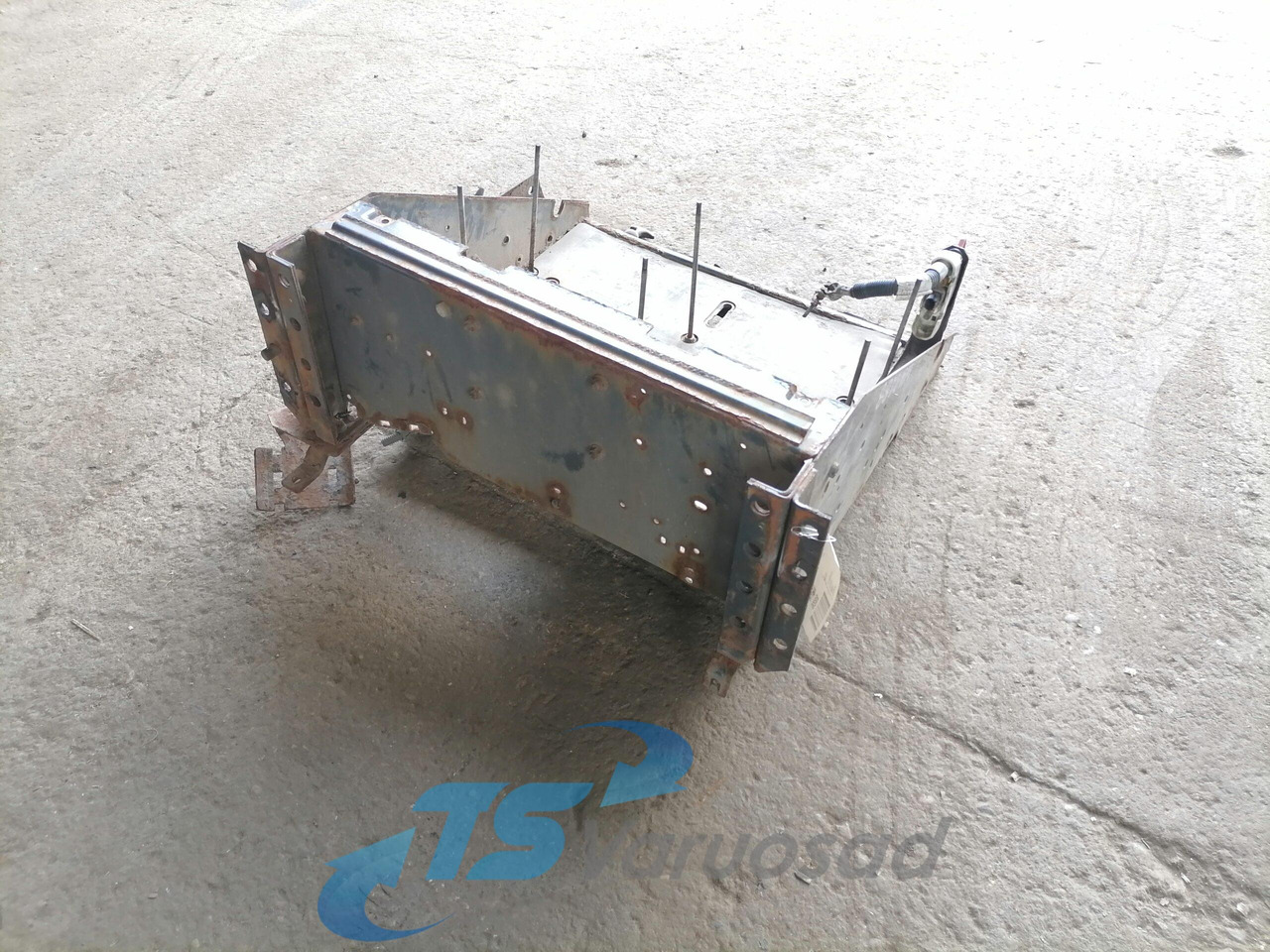 Volvo Battery box 21046415 - 电池 适用于 卡车:图3 Volvo Battery box 21046415 - 电池 适用于 卡车:图3