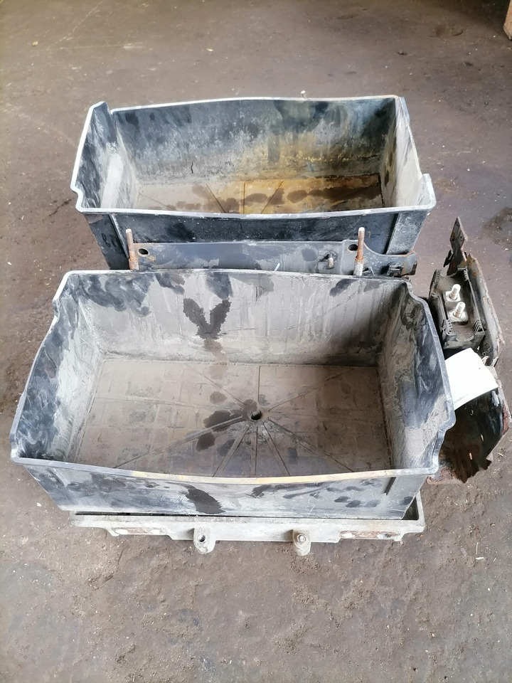Volvo Battery box 22003951 - 电池 适用于 卡车:图3 Volvo Battery box 22003951 - 电池 适用于 卡车:图3