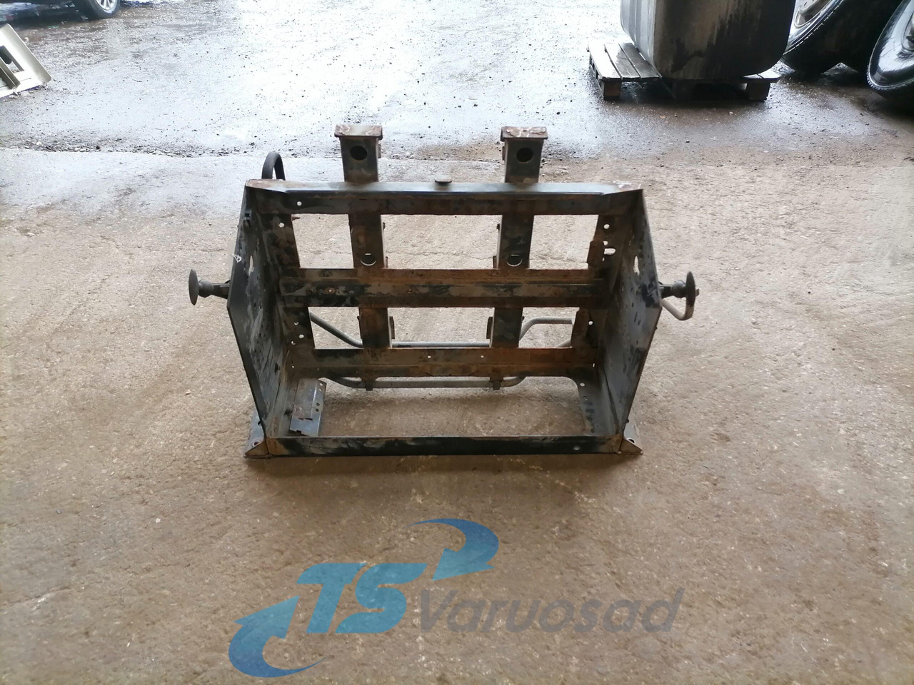 Volvo Battery box 82242391 - 电池 适用于 卡车:图1 Volvo Battery box 82242391 - 电池 适用于 卡车:图1