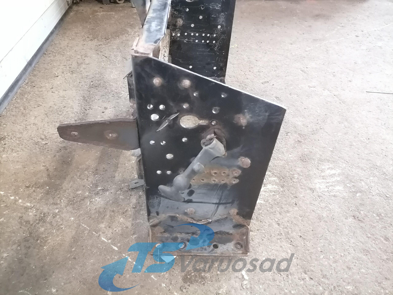 Volvo Battery box 82242391 - 电池 适用于 卡车:图3 Volvo Battery box 82242391 - 电池 适用于 卡车:图3