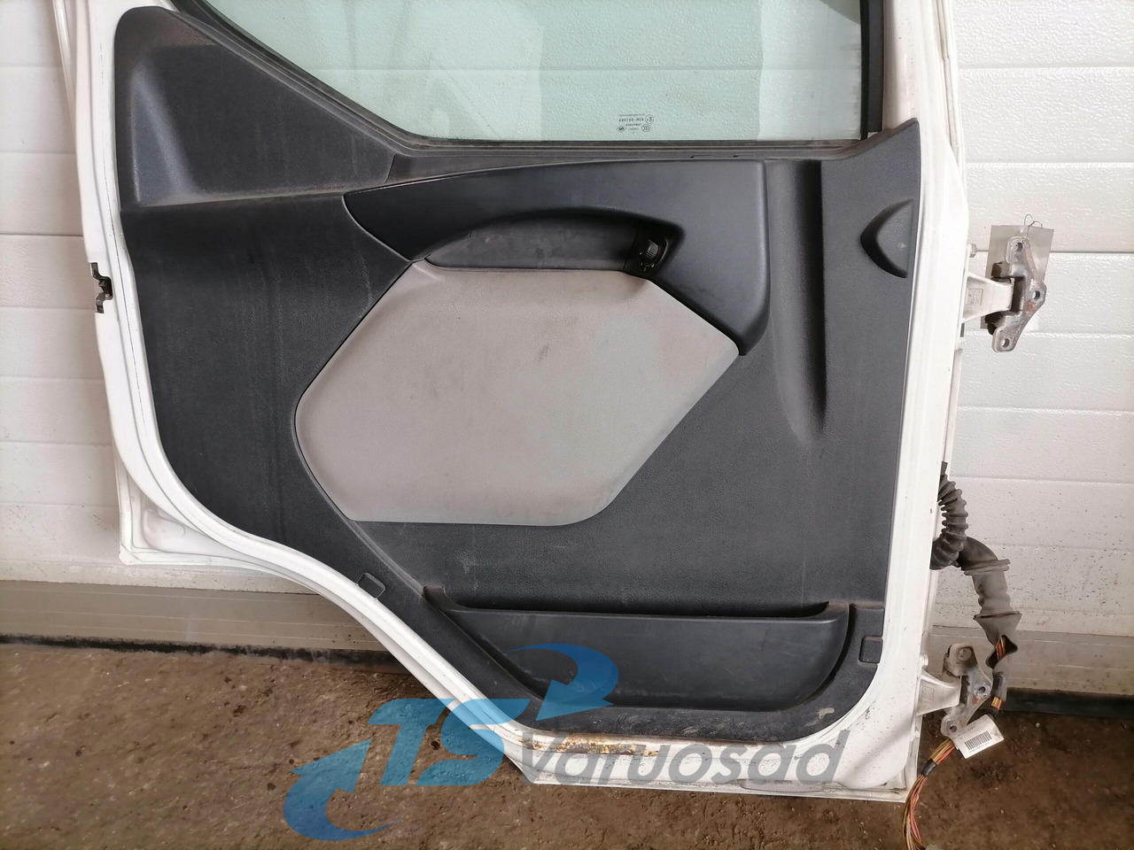 Volvo Door 85112763 - 车门及其零件 适用于 卡车:图3 Volvo Door 85112763 - 车门及其零件 适用于 卡车:图3