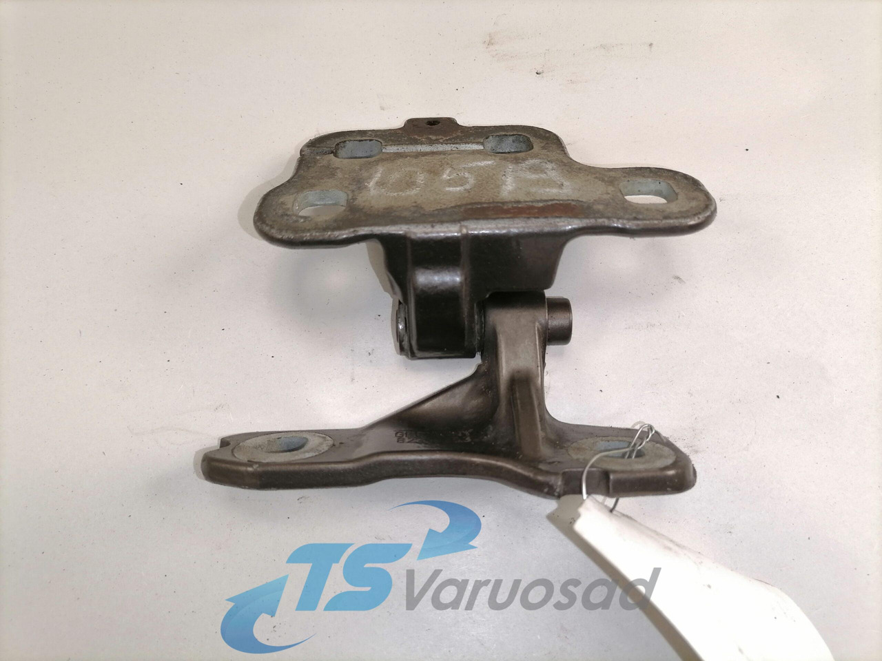 Volvo Door hinge 82319253 - 车门及其零件 适用于 卡车:图2 Volvo Door hinge 82319253 - 车门及其零件 适用于 卡车:图2