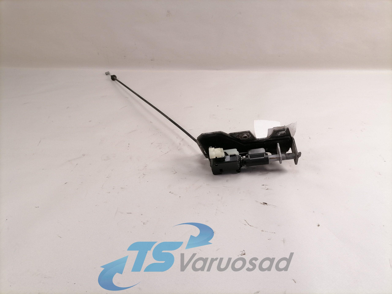 Volvo Iluvõre lukk 82208559 - 格栅 适用于 卡车:图1 Volvo Iluvõre lukk 82208559 - 格栅 适用于 卡车:图1