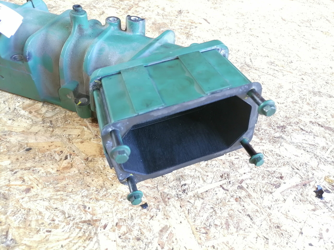Volvo Intake mainfold 21839410 - 进气歧管 适用于 卡车:图3 Volvo Intake mainfold 21839410 - 进气歧管 适用于 卡车:图3