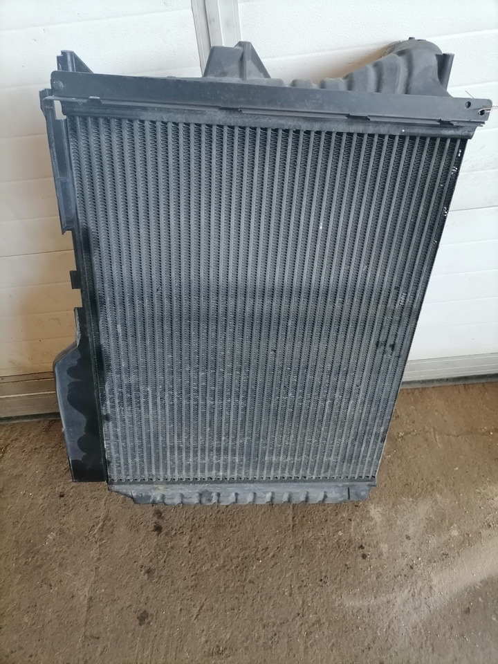 Volvo Intercooler radiator 20735696 - 中冷器 适用于 卡车:图2 Volvo Intercooler radiator 20735696 - 中冷器 适用于 卡车:图2