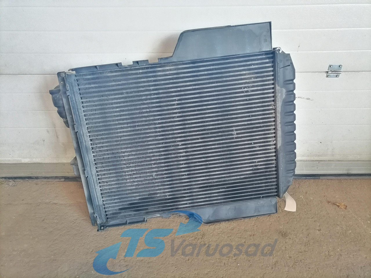 Volvo Intercooler radiator 20936050 - 中冷器 适用于 卡车:图2 Volvo Intercooler radiator 20936050 - 中冷器 适用于 卡车:图2