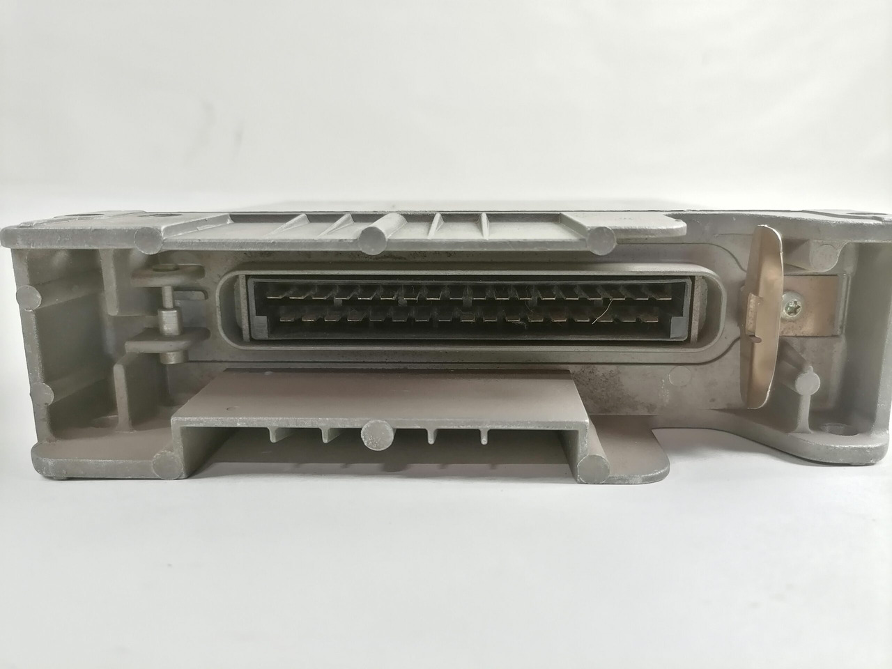 Volvo Juhtplokk, ABS 3962455 - ECU 适用于 卡车:图2 Volvo Juhtplokk, ABS 3962455 - ECU 适用于 卡车:图2