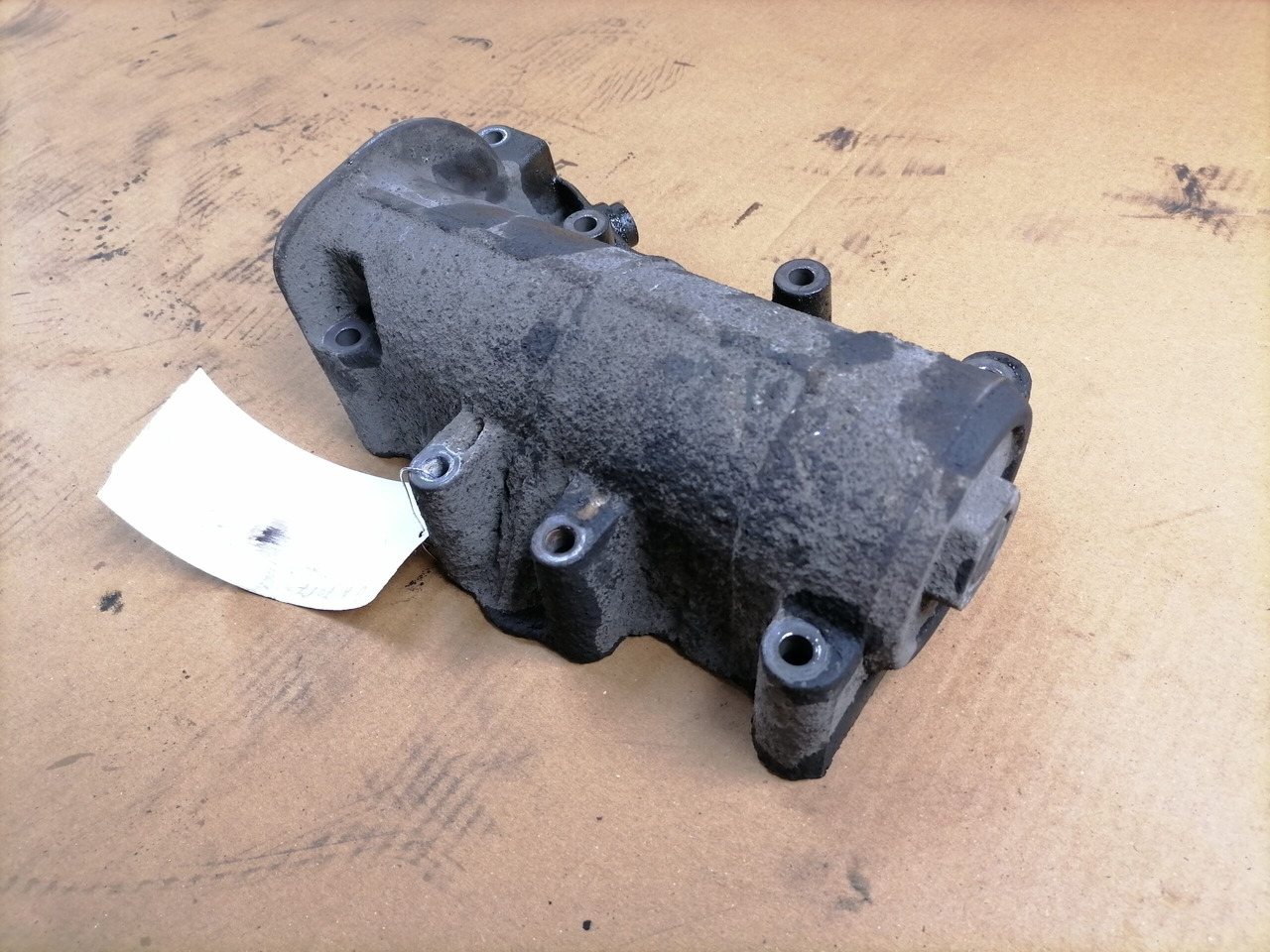 Volvo Käigukasti õlifiltri korpus 20700743 - 变速箱及其零件 适用于 卡车:图2 Volvo Käigukasti õlifiltri korpus 20700743 - 变速箱及其零件 适用于 卡车:图2