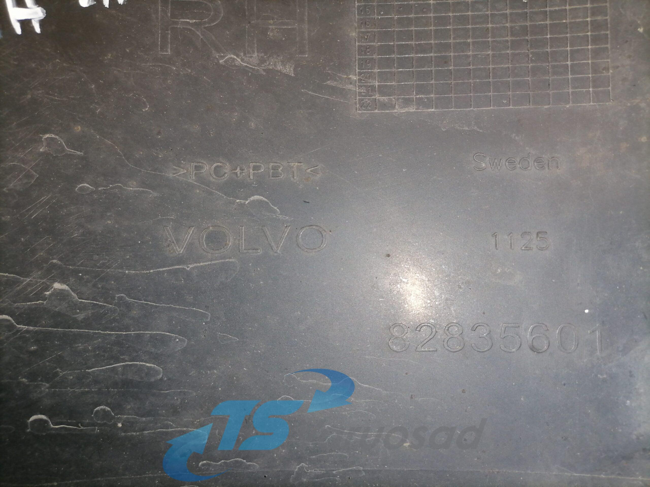 Volvo Plastikdetail 82835601 - 空气动力/ 扰流板 适用于 卡车:图3 Volvo Plastikdetail 82835601 - 空气动力/ 扰流板 适用于 卡车:图3