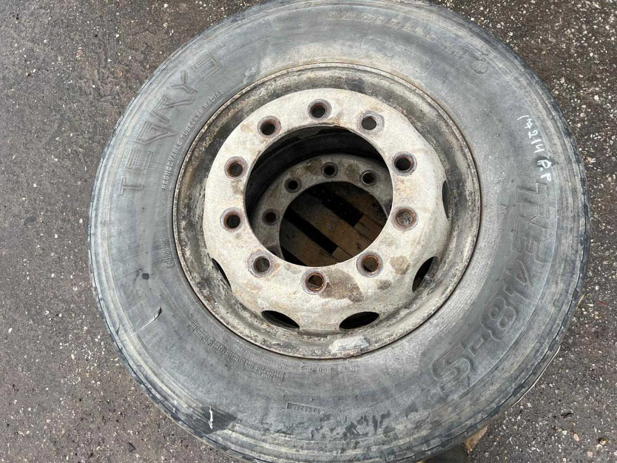 Volvo Rehvid + veljed 315/70R22.5 31570R225 - 车轮/ 轮胎 适用于 卡车:图3 Volvo Rehvid + veljed 315/70R22.5 31570R225 - 车轮/ 轮胎 适用于 卡车:图3