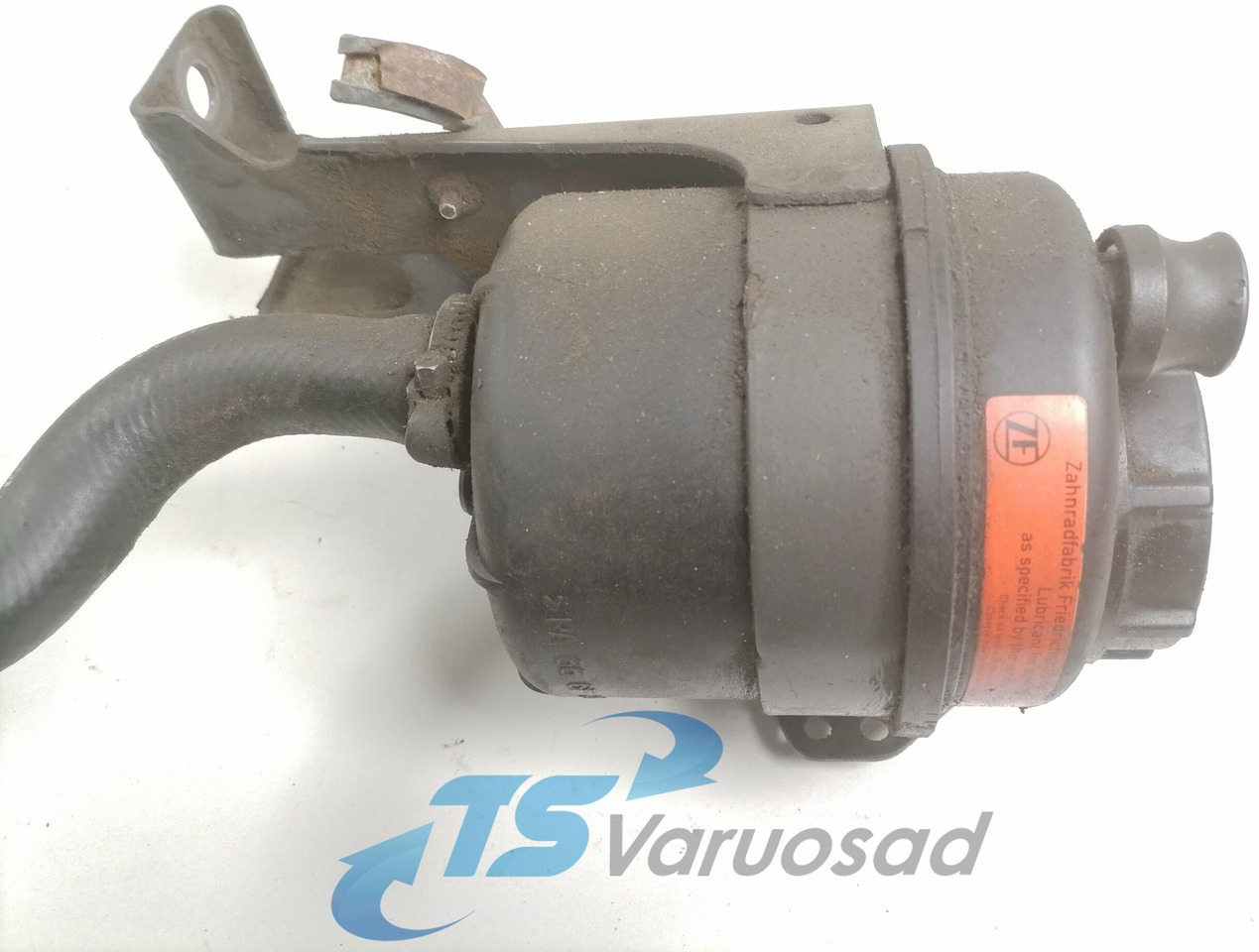 Volvo Steering oil tank+ bracket 20495075 - 转向软管 适用于 卡车:图5 Volvo Steering oil tank+ bracket 20495075 - 转向软管 适用于 卡车:图5