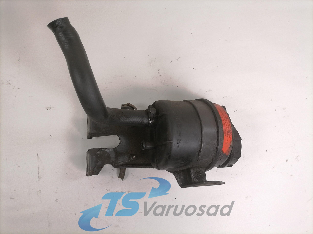 Volvo Steering oil tank+ bracket 20495075 - 转向软管 适用于 卡车:图2 Volvo Steering oil tank+ bracket 20495075 - 转向软管 适用于 卡车:图2