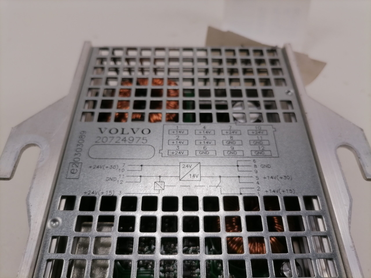 Volvo Voltage converter 20724975 - 电气系统 适用于 卡车:图3 Volvo Voltage converter 20724975 - 电气系统 适用于 卡车:图3