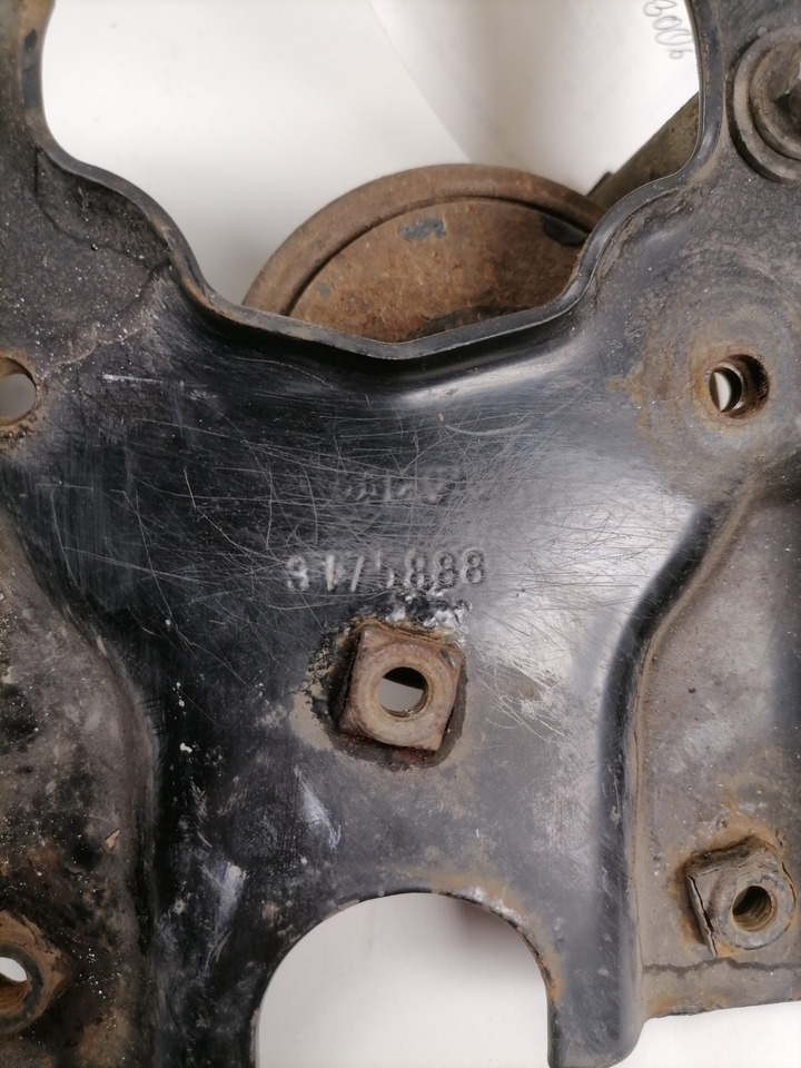 Volvo light bracket 3175888 - 灯光/ 照明 适用于 卡车:图3 Volvo light bracket 3175888 - 灯光/ 照明 适用于 卡车:图3