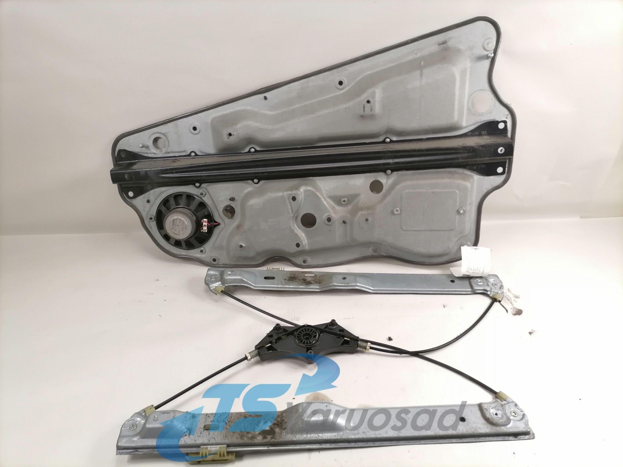 Volvo window mechanism 84055877 - 车门及其零件 适用于 卡车:图2 Volvo window mechanism 84055877 - 车门及其零件 适用于 卡车:图2