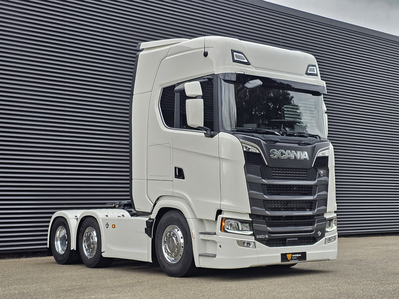 Scania S660 V8 6x2/4 / 2 x PTO / PARKING COOLER / FULL AIR - 牵引车:图4 Scania S660 V8 6x2/4 / 2 x PTO / PARKING COOLER / FULL AIR - 牵引车:图4