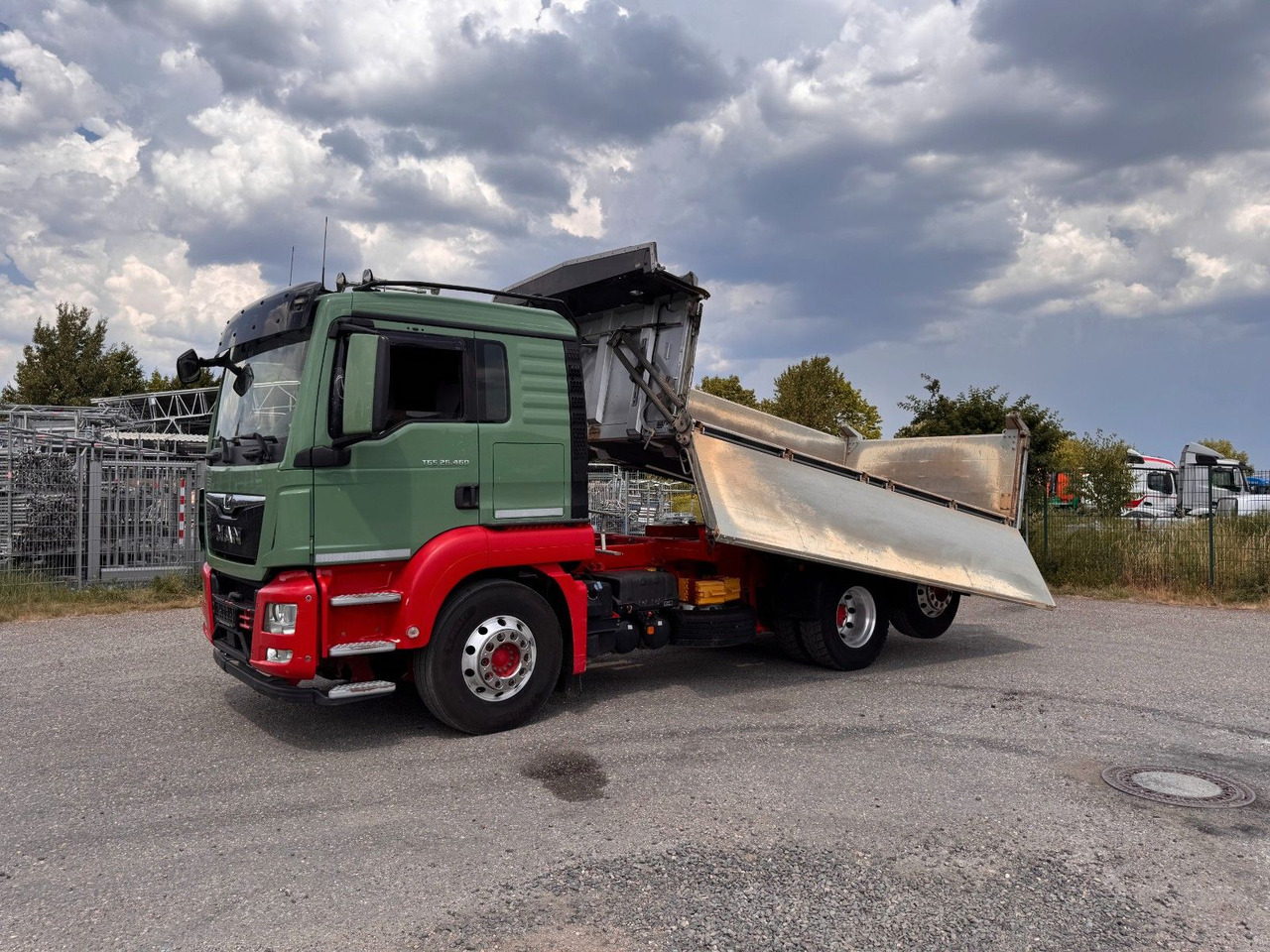 MAN 26.460 6x2 Meiller 3. Seitenkipper - 翻斗车:图1 MAN 26.460 6x2 Meiller 3. Seitenkipper - 翻斗车:图1