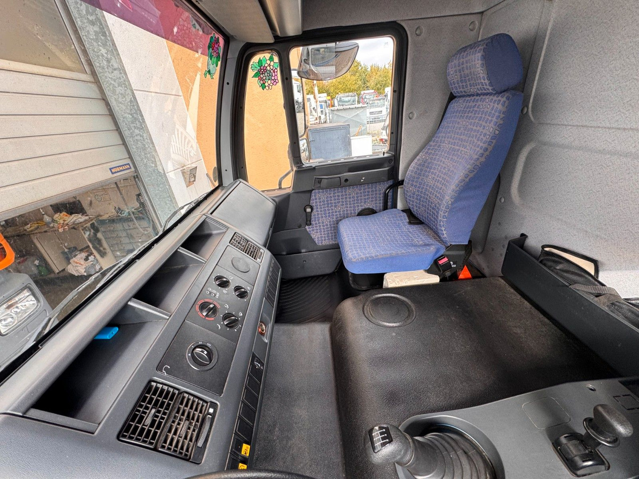 MAN 8.140 4X2 Pritsche Plane Original Km - 侧帘货车:图4 MAN 8.140 4X2 Pritsche Plane Original Km - 侧帘货车:图4