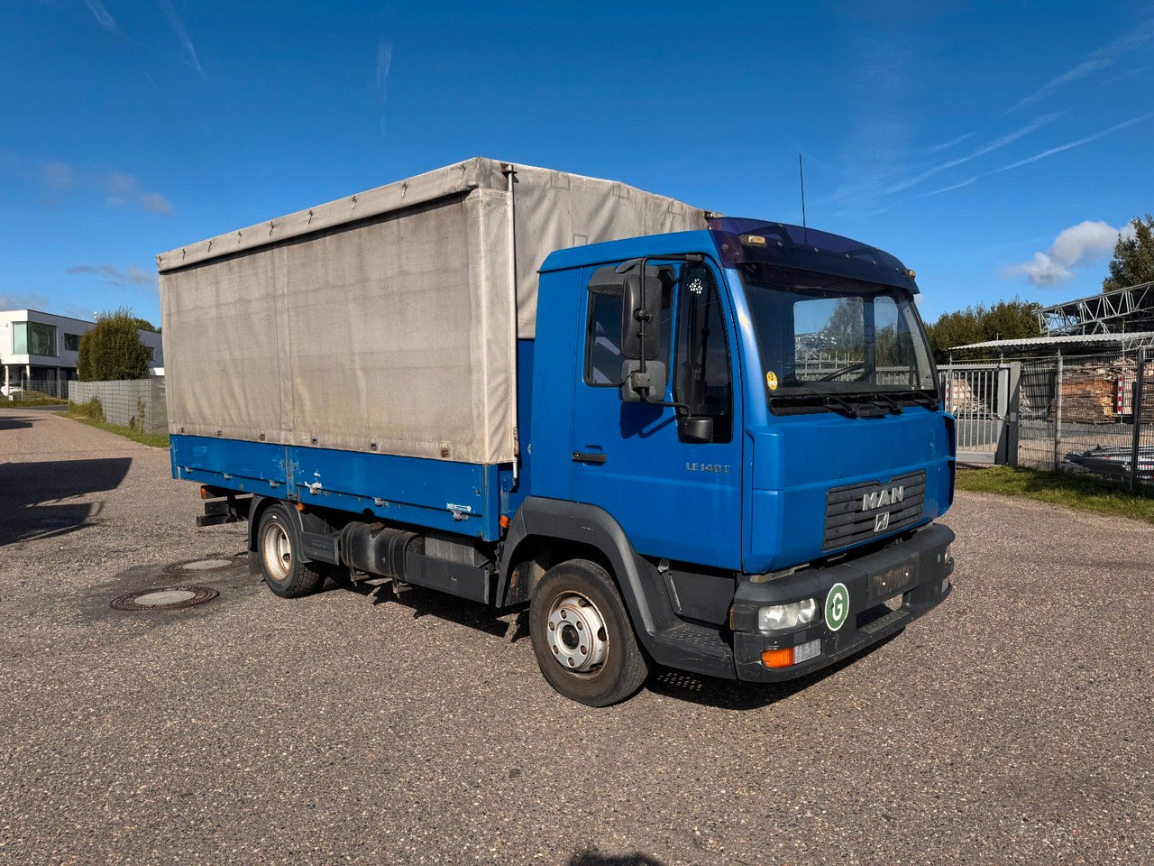 MAN 8.140 4X2 Pritsche Plane Original Km - 侧帘货车:图1 MAN 8.140 4X2 Pritsche Plane Original Km - 侧帘货车:图1