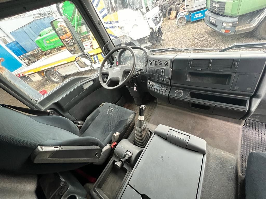 MAN 8.180 4X2 offene Pritsche MAN 8.180 4X2 offene Pritsche - 平板货车:图4 MAN 8.180 4X2 offene Pritsche MAN 8.180 4X2 offene Pritsche - 平板货车:图4