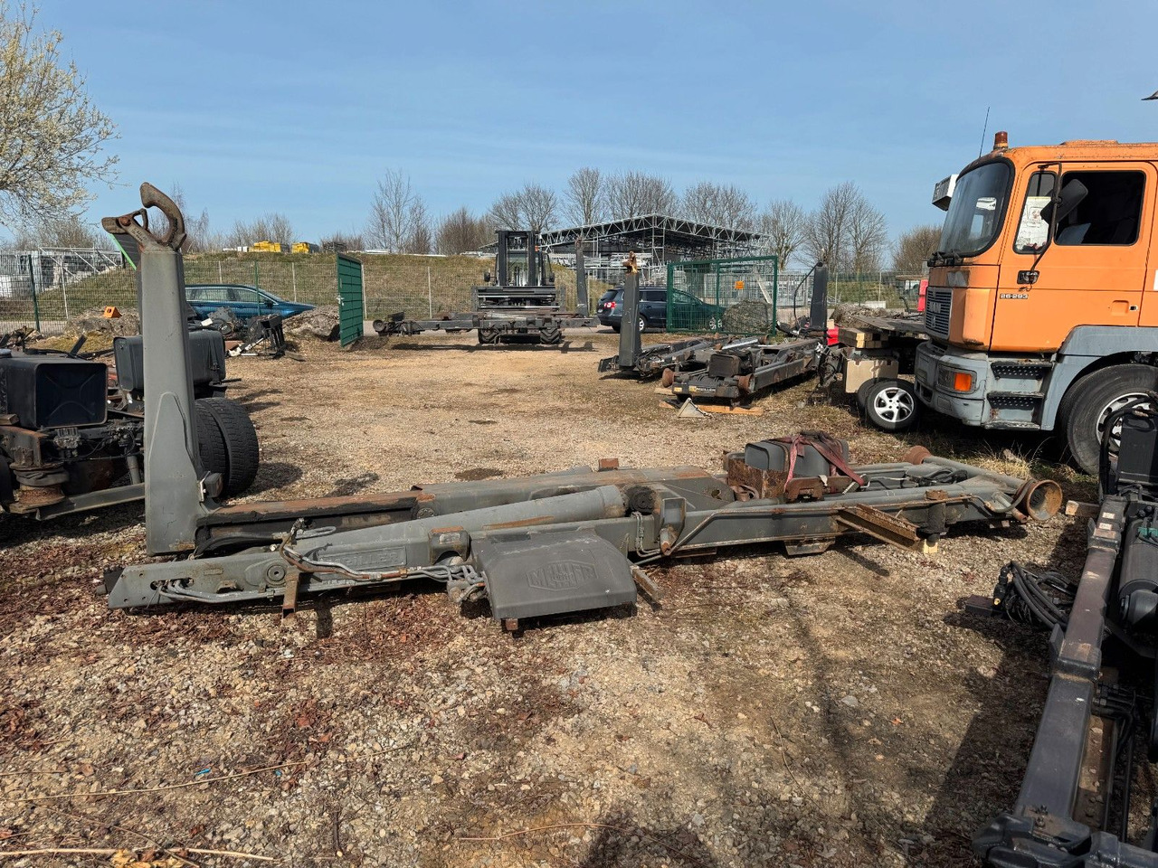 Meiller Abrollaufbau für 6X4 mit 3,90 Radstand - 吊钩升降车:图4 Meiller Abrollaufbau für 6X4 mit 3,90 Radstand - 吊钩升降车:图4