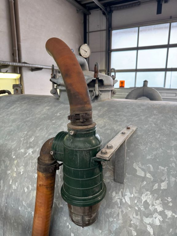 Mercedes-Benz 818 4X2 ROM Toilettenwagen Mercedes-Benz 818 4X2 ROM Toilettenwagen 6 Plätze - 真空车:图5 Mercedes-Benz 818 4X2 ROM Toilettenwagen Mercedes-Benz 818 4X2 ROM Toilettenwagen 6 Plätze - 真空车:图5