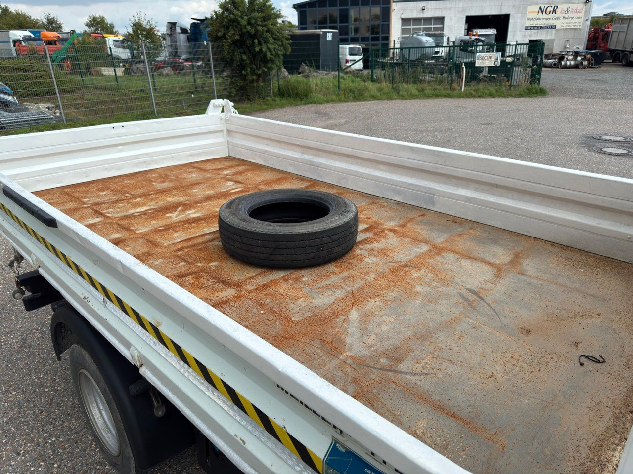 翻斗货车 Mitsubishi 7C15 Fuso Canter 4x2 mit Meiller 3S. Kipper:图11 翻斗货车 Mitsubishi 7C15 Fuso Canter 4x2 mit Meiller 3S. Kipper:图11