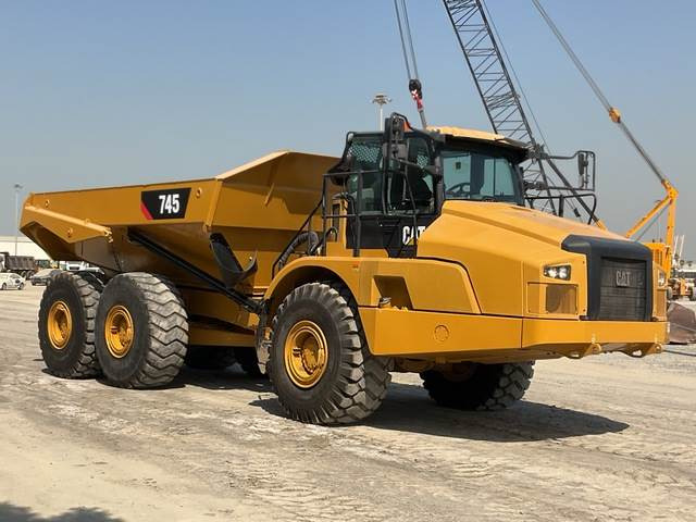CAT 745 - 铰接式自卸车:图4 CAT 745 - 铰接式自卸车:图4