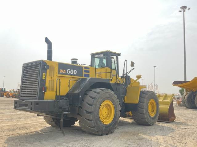Komatsu WA600-6 - 轮式装载机:图4 Komatsu WA600-6 - 轮式装载机:图4