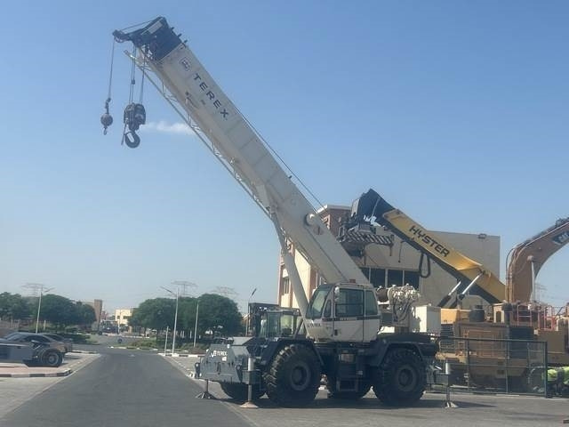 Terex RT555 - 越野起重机:图1 Terex RT555 - 越野起重机:图1