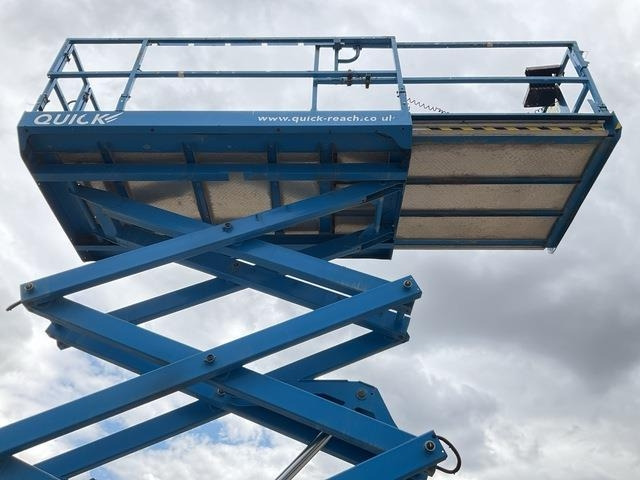 剪式升降机 Genie GS3369RT：图24