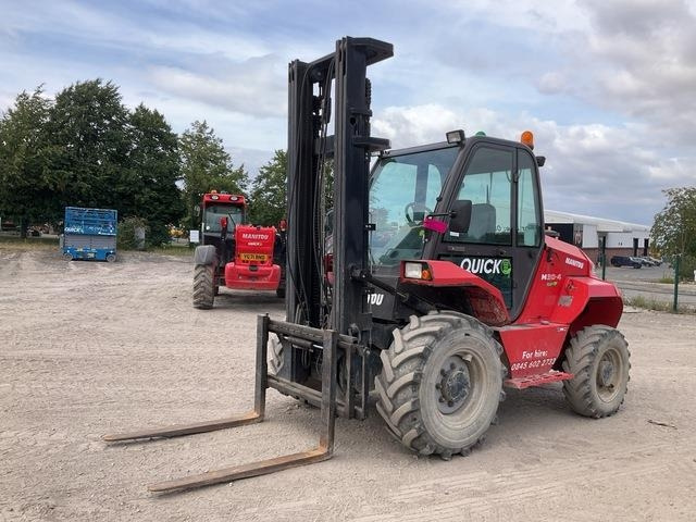 Manitou M30-4 - 越野叉车:图1 Manitou M30-4 - 越野叉车:图1