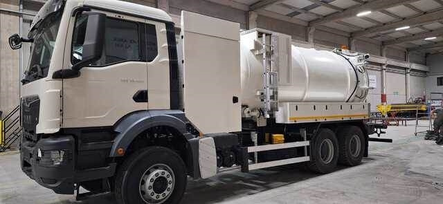 MAN TGS33.400 Jetter - 真空车:图1 MAN TGS33.400 Jetter - 真空车:图1