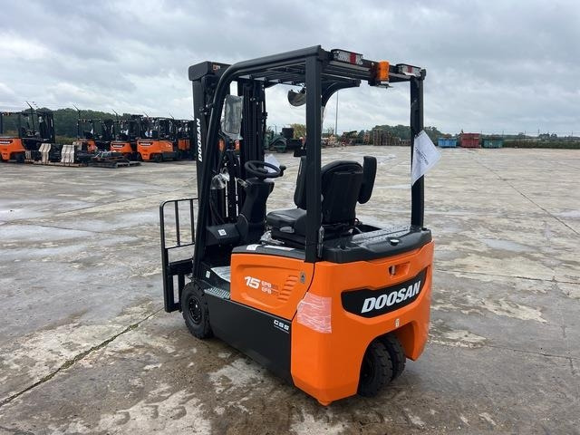 Doosan B15T-7 PLUS - 电动叉车:图2 Doosan B15T-7 PLUS - 电动叉车:图2