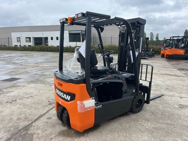 Doosan B20T-7 PLUS - 电动叉车:图3 Doosan B20T-7 PLUS - 电动叉车:图3