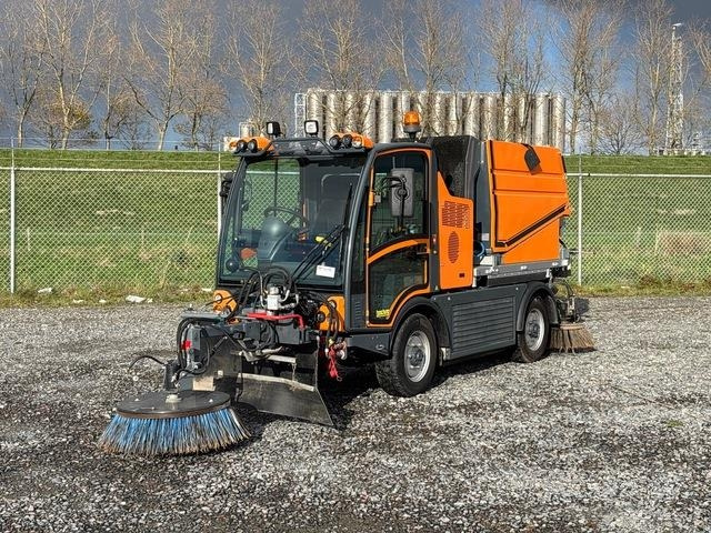 Boschung Pony P4T - 道路清扫机:图2 Boschung Pony P4T - 道路清扫机:图2