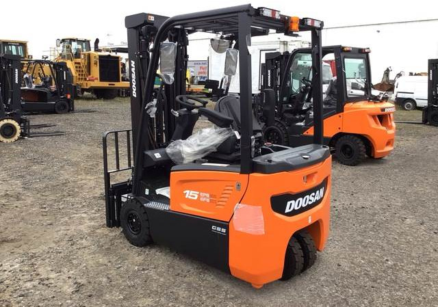 Doosan B15T-7 PLUS - 电动叉车:图2 Doosan B15T-7 PLUS - 电动叉车:图2