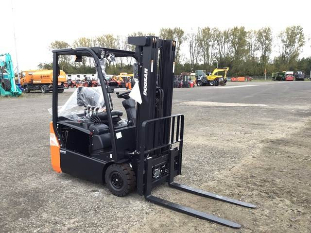 Doosan B15T-7 PLUS - 电动叉车:图4 Doosan B15T-7 PLUS - 电动叉车:图4