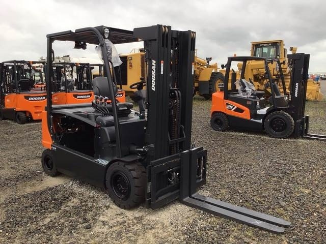 Doosan B35X-7 PLUS - 电动叉车:图4 Doosan B35X-7 PLUS - 电动叉车:图4