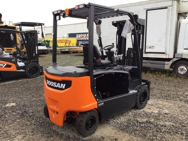 Doosan B35X-7 PLUS - 电动叉车:图3 Doosan B35X-7 PLUS - 电动叉车:图3