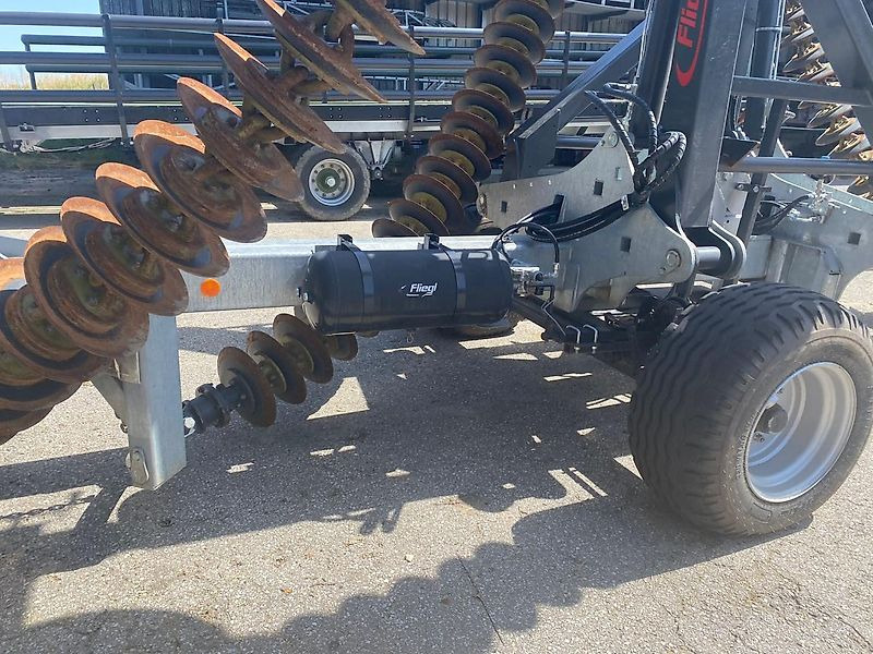 Fliegl KSE 680 Kettenscheibenegge - 圆盘耙:图4 Fliegl KSE 680 Kettenscheibenegge - 圆盘耙:图4