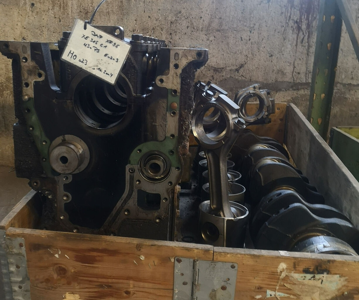 DAF Ersatztteile 0281010045   DAF XF 95 - 汽缸体 适用于 卡车:图1 DAF Ersatztteile 0281010045   DAF XF 95 - 汽缸体 适用于 卡车:图1